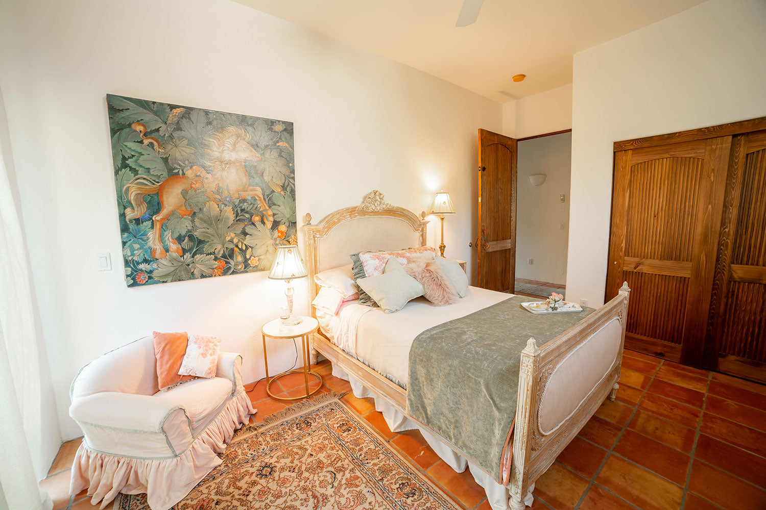 Pienk Kamer - Single Room: Charming and inviting at